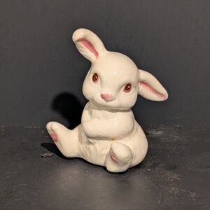 WHITE RABBIT COLLECTIBLE FIGURINE